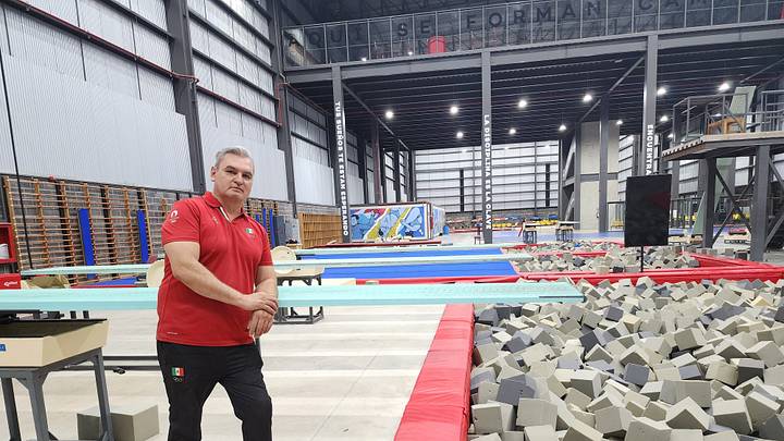 Iván Bautista, entrenador de clavados, que ha aportado 4 medallas olímpicas a México. Iván Bautista, entrenador de clavados, que ha aportado 4 medallas olímpicas a México.
