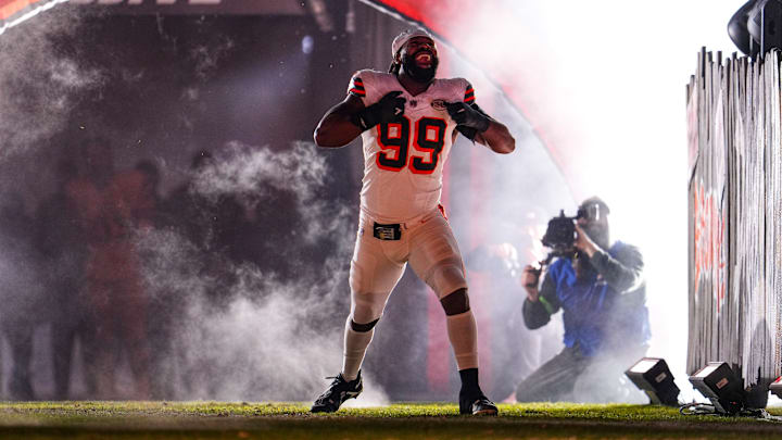Za'Darius Smith is one of four Browns free agents who must be re-signed this offseason. 