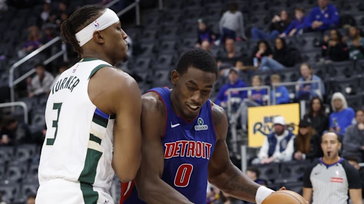 Dec 6, 2025; Detroit, Michigan, USA; Detroit Pistons center Jalen Duren (0) dribbles defended by Milwaukee Bucks center Myles Turner (3) in the second half at Little Caesars Arena. Mandatory Credit: Rick Osentoski-Imagn Images Dec 6, 2025; Detroit, Michigan, USA; Detroit Pistons center Jalen Duren (0) dribbles defended by Milwaukee Bucks center Myles Turner (3) in the second half at Little Caesars Arena. Mandatory Credit: Rick Osentoski-Imagn Images