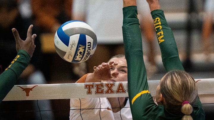 Texas vs. Baylor Volleyball 
