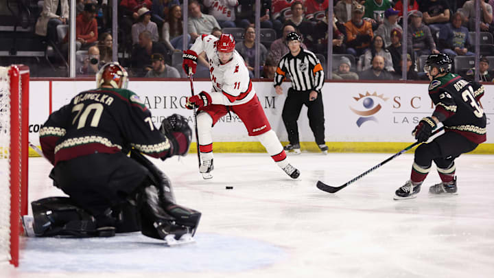 Carolina Hurricanes v Arizona Coyotes