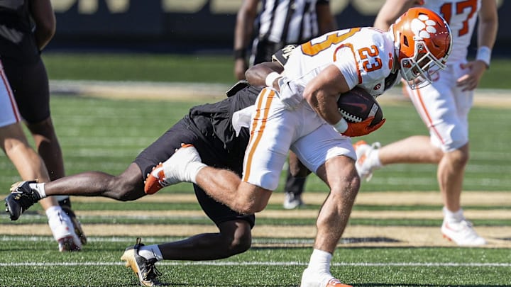 Oct 12, 2024; Winston-Salem, North Carolina, USA; Clemson Tigers running back Peyton Streko (23) makes a catch against the Wake Forest Demon Deacons during the second half at Allegacy Federal Credit Union Stadium. Oct 12, 2024; Winston-Salem, North Carolina, USA; Clemson Tigers running back Peyton Streko (23) makes a catch against the Wake Forest Demon Deacons during the second half at Allegacy Federal Credit Union Stadium.
