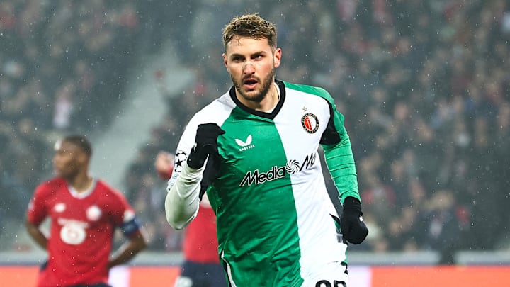 Santiago Giménez es nuevo jugador del AC Milan