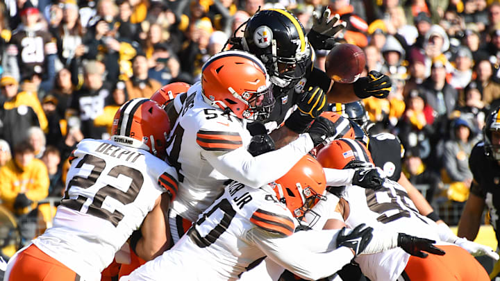 Cleveland Browns v Pittsburgh Steelers