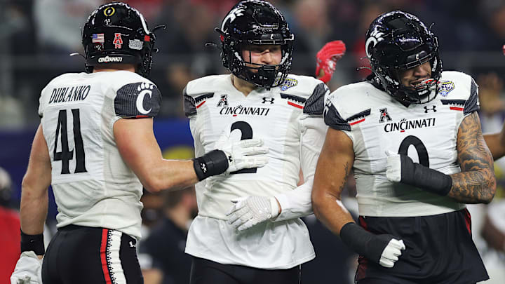 Cincinnati Bearcats play Alabama Crimson Tide in College Football Playoff semifinal in 2021
