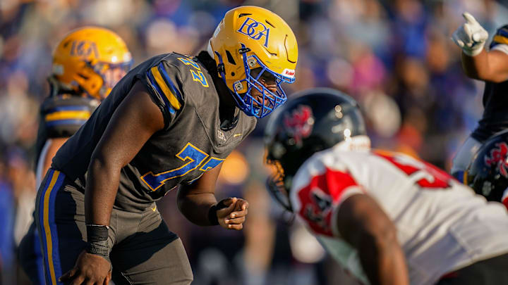 BGA’s Ayden Woodruff (77) gets in position against Pearl-Cohn during the second quarter at Pearl-Cohn High School in Nashville, Tenn., Saturday, Sept. 6, 2025. BGA’s Ayden Woodruff (77) gets in position against Pearl-Cohn during the second quarter at Pearl-Cohn High School in Nashville, Tenn., Saturday, Sept. 6, 2025.