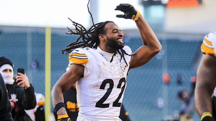 Former Pittsburgh Steelers running back Najee Harris (22) reacts after the victory over the Cincinnati Bengals at Paycor Stadium. 