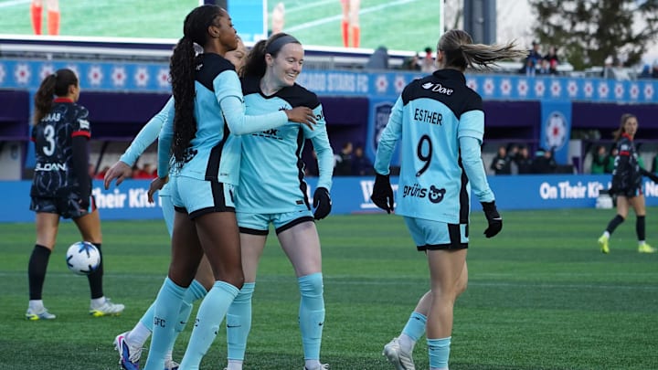 Jordynn Dudley, Rose Lavelle, and Esther González of Gotham FC