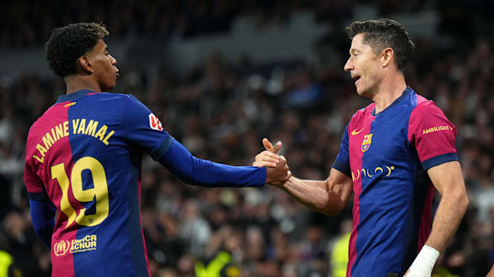 Les deux joueurs offensifs du FC Barcelone, Lamine Yamal et Robert Lewandowski.