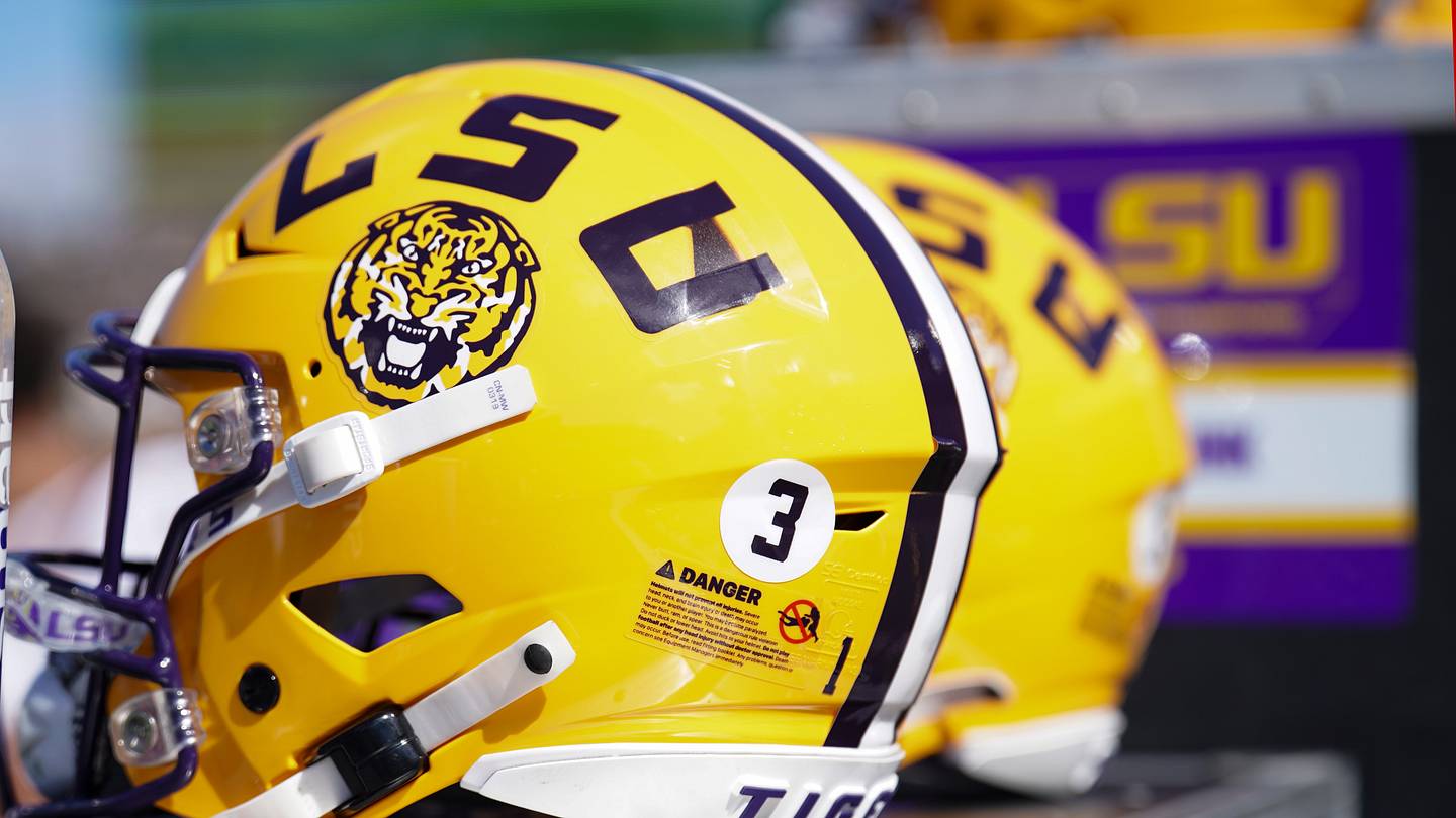 How Many LSU Opponents Are Ranked in the First AP Top 25 Poll