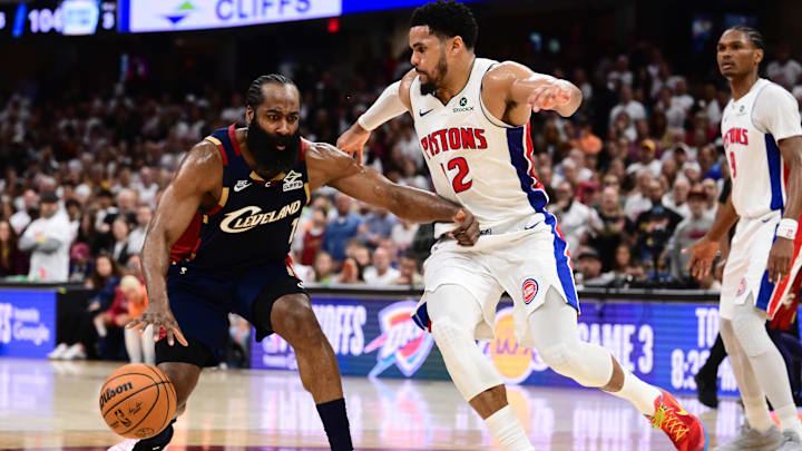 James Harden stepped up huge for the Cavs in Game 3 with multiple clutch buckets. 