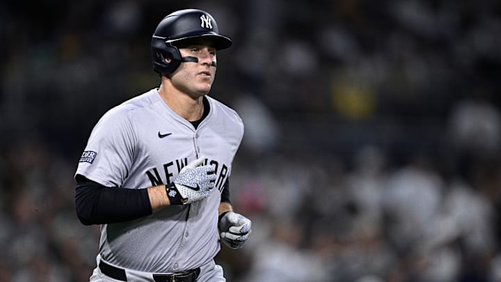Los rumores señalan que Anthony Rizzo saldrá vía cambio de los Yankees 