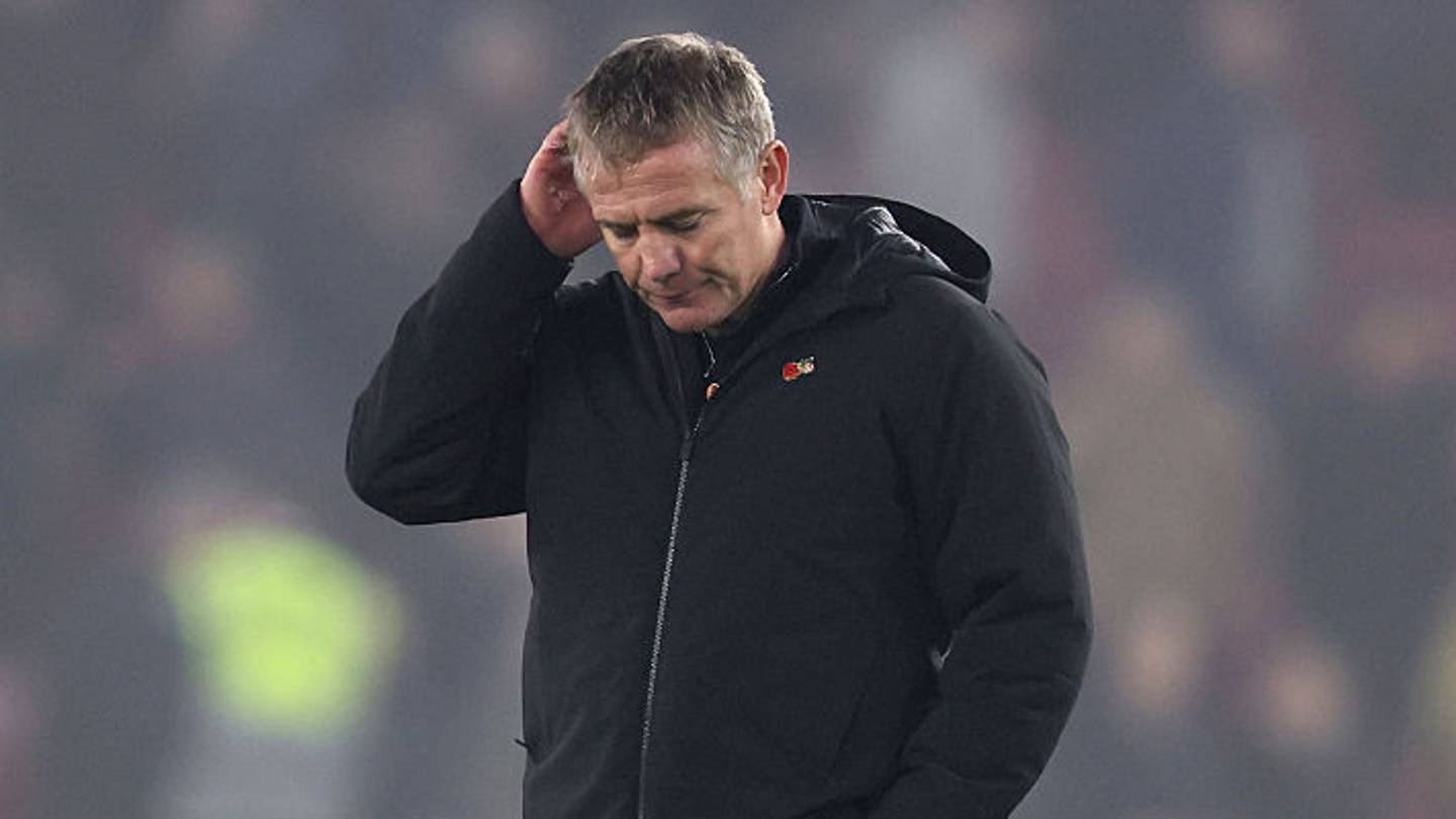 ‘A Lot Lesser Team’—Phil Parkinson Questions Wrexham’s Fighting Spirit