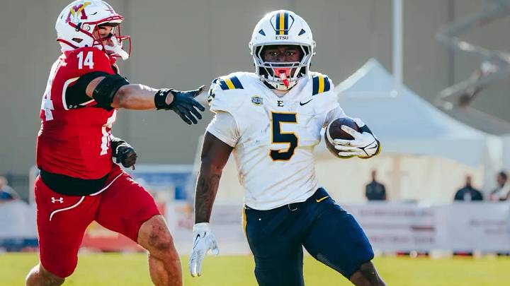ETSU running back TJ Peyton (5) ETSU running back TJ Peyton (5)