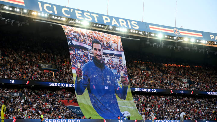 Le PSG s'est incliné face à Clermont (2-3) dans un Parc des Princes ému quant à la situation de Sergio Rico.