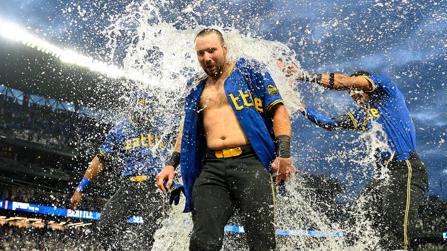 Mariners fans fired up as Cal Raleigh finally gets recognition he deserves