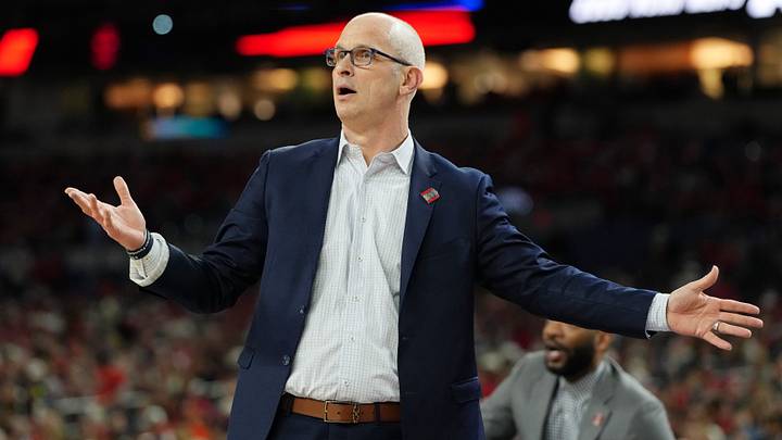 UConn Huskies head coach Dan Hurley