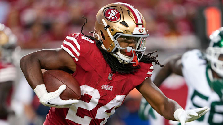 San Francisco 49ers running back Jordan Mason (24)