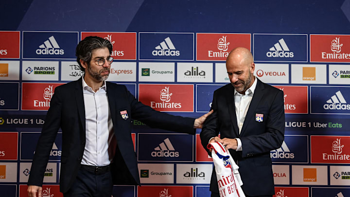 Peter Bosz est revenu sur l'annonce du départ de Juninho. Peter Bosz est revenu sur l'annonce du départ de Juninho.