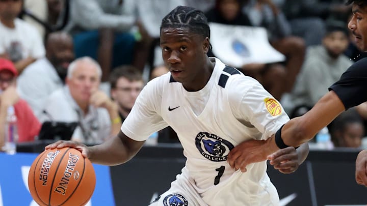 Jan 3, 2025; Gilbert, AZ, USA; CIA Bella Vista (AZ) guard Miles Sadler (1) against Arizona Compass Prep during the Hoophall West High School Invitational at Highland High School. Mandatory Credit: Mark J. Rebilas-Imagn Images Jan 3, 2025; Gilbert, AZ, USA; CIA Bella Vista (AZ) guard Miles Sadler (1) against Arizona Compass Prep during the Hoophall West High School Invitational at Highland High School. Mandatory Credit: Mark J. Rebilas-Imagn Images