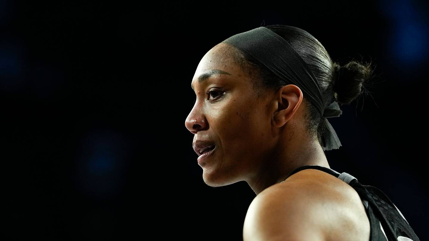Wilson, Miles, Shepard Earn Top WNBA Honors Amid Injuries
