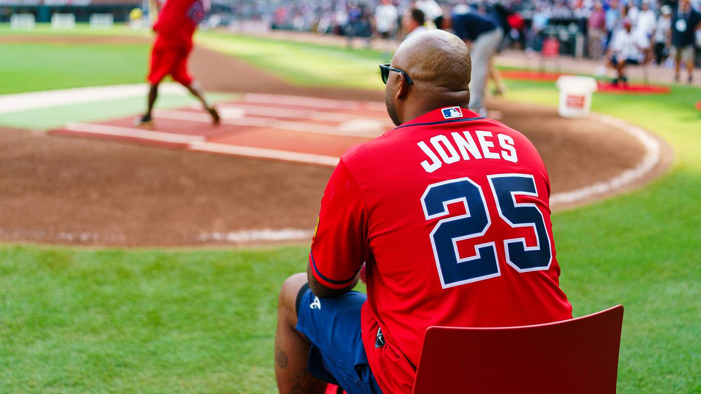 Andruw Jones to be immortalized with number retirement at Truist Park