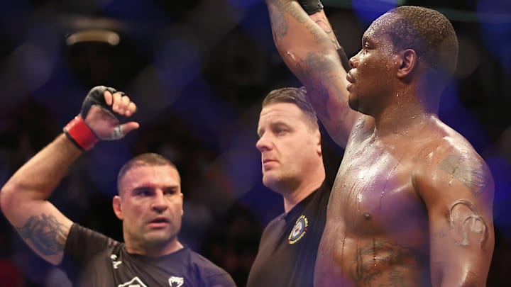 UFC 274: Oliveira v Gaethje
