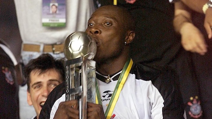 Ex-volante foi internado com traumatismo craniano Ex-volante foi internado com traumatismo craniano