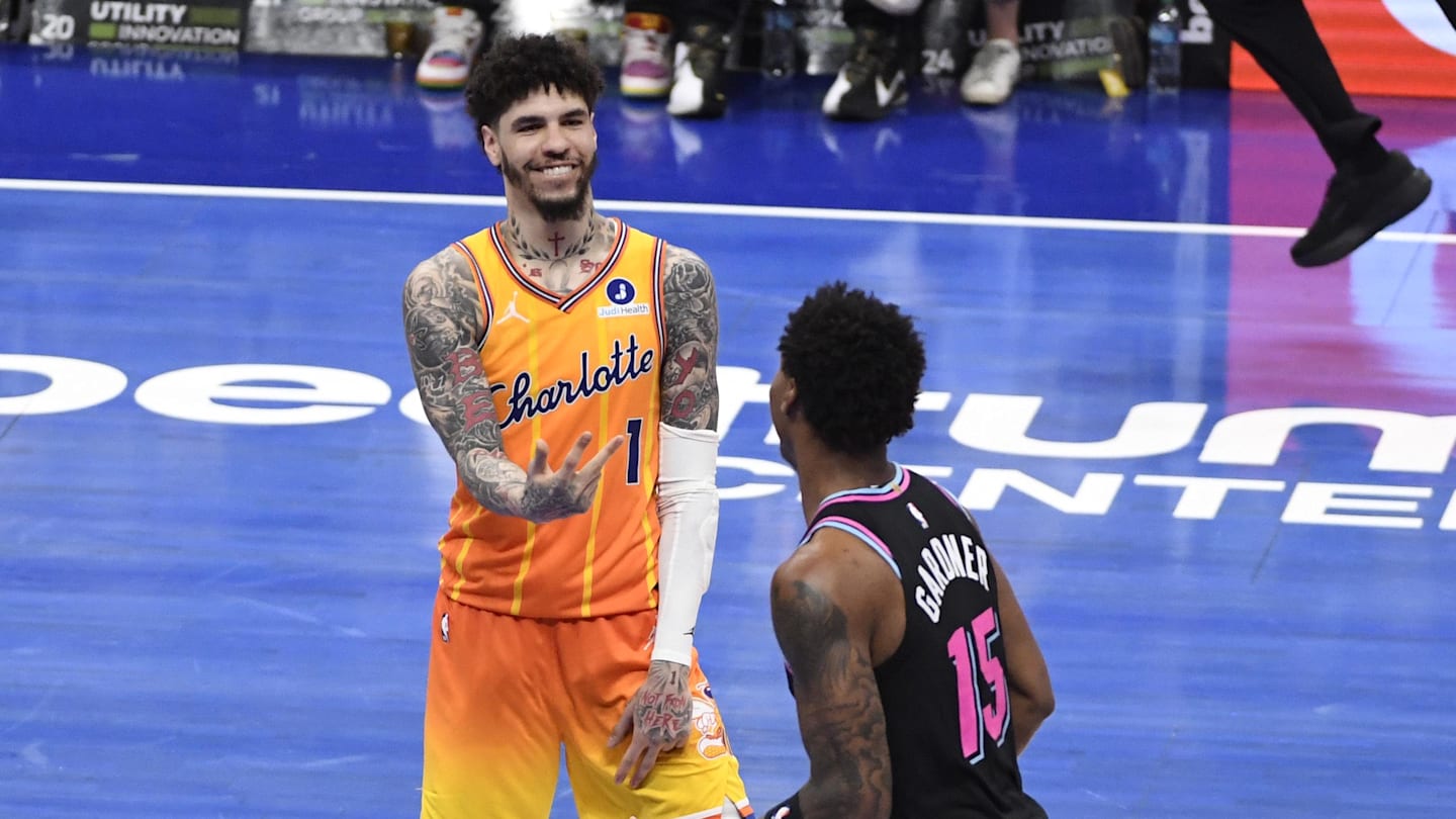 Charlotte Hornets Start West Coast Trip in Phoenix Against Devin Booker and the Suns