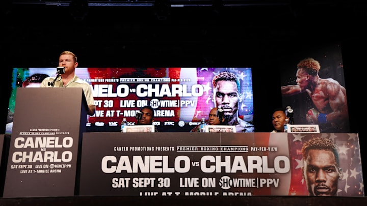 Saúl "Canelo" Álvarez está realizando una gira junto a Jermell Charlo para promocionar la pelea