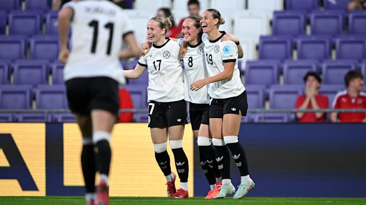 Franziska Kett, Sydney Lohmann und Klara Bühl (von links nach rechts)