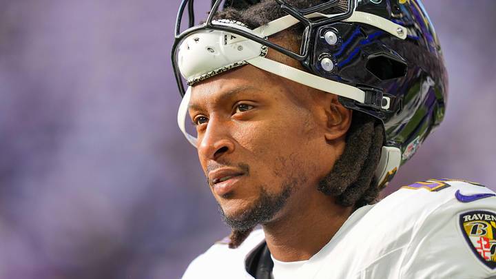 Baltimore Ravens wide receiver DeAndre Hopkins warms up before the game against the Minnesota Vikings.