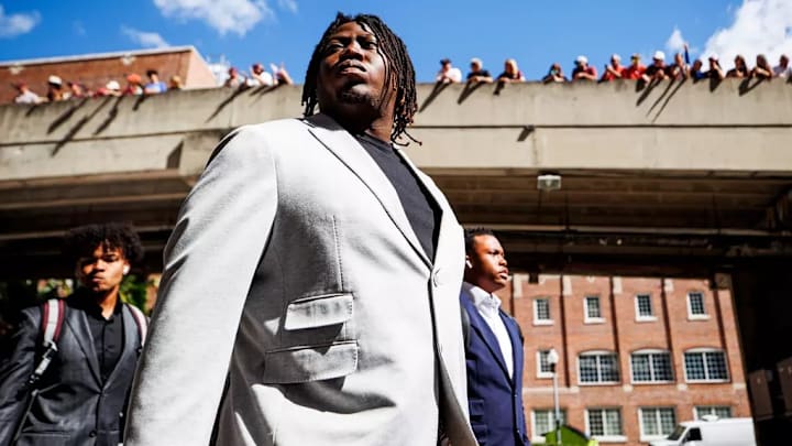 Mississippi State Defensive Lineman Kalvin Dinkins (#35) during the game between the Florida Gators and the Mississippi State Bulldogs at Ben Hill Griffin Stadium in Gainesville, FL. Mississippi State Defensive Lineman Kalvin Dinkins (#35) during the game between the Florida Gators and the Mississippi State Bulldogs at Ben Hill Griffin Stadium in Gainesville, FL.