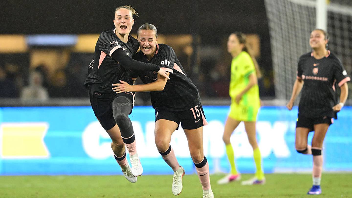 USWNT Stock Up, Stock Down: Evelyn Shores Steadies Angel City’s Playoff Charge