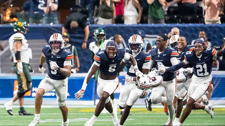 Auburn Tigers safety Eric Winters (5) won both conference and national honors for defensive player of the week. Auburn Tigers safety Eric Winters (5) won both conference and national honors for defensive player of the week.