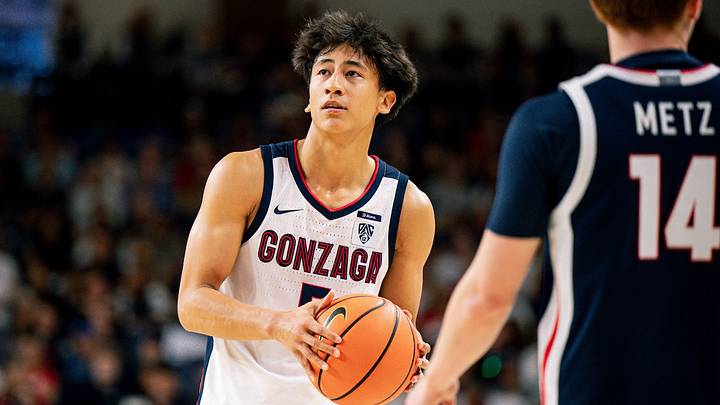 Gonzaga Bulldogs guard Xaivian Lee (5).