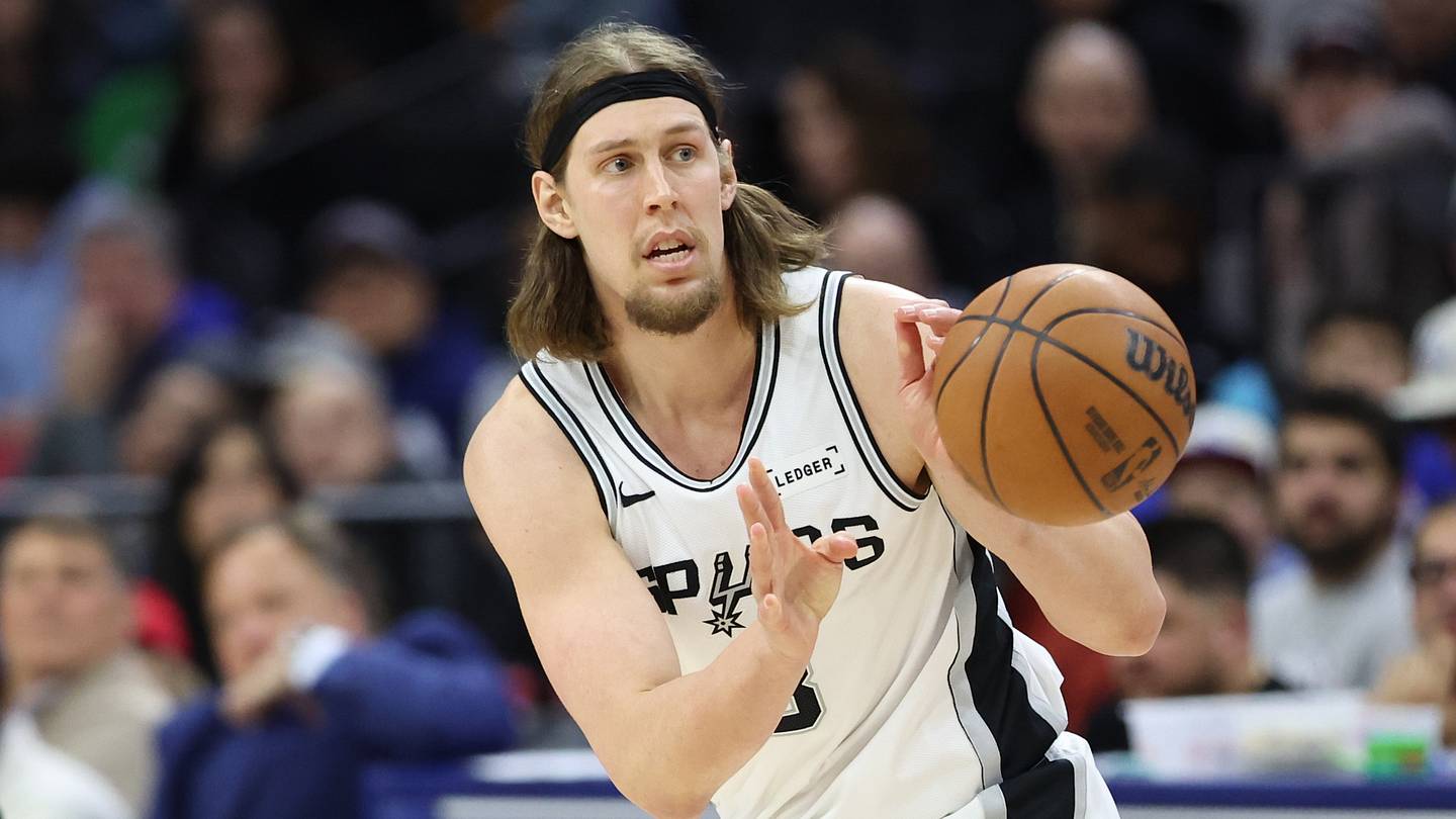 Why Kelly Olynyk Could Help Buy Knicks More Time in Center Search