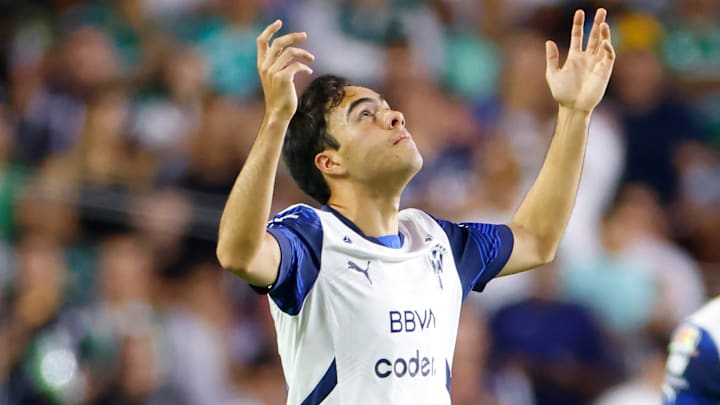 Iker Fimbres adelantó a Rayados en el Camp Nou