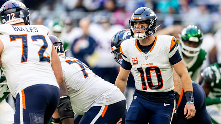 Denver Broncos v New York Jets International Series 12 10 2025. International Series Denver Broncos Quarterback Bo Nix (10) shouts during the International Series match between Denver Broncos and New York Jets at Tottenham Hotspur Stadium, London, United Kingdom on 12 October 2025. London Tottenham Hotspur Stadium London United Kingdom.