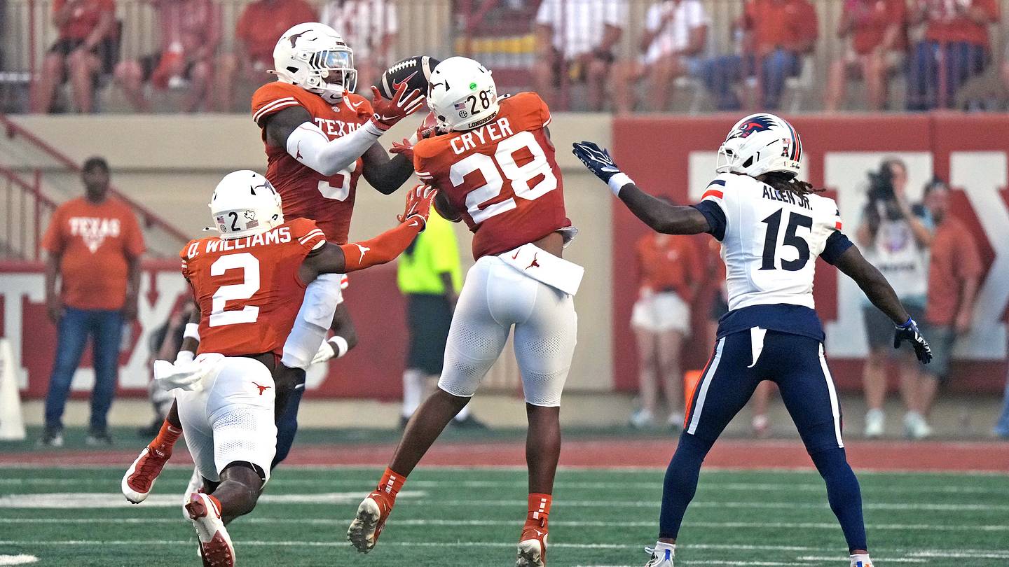 Three Longhorns Who Stood Out in Win Over UTSA