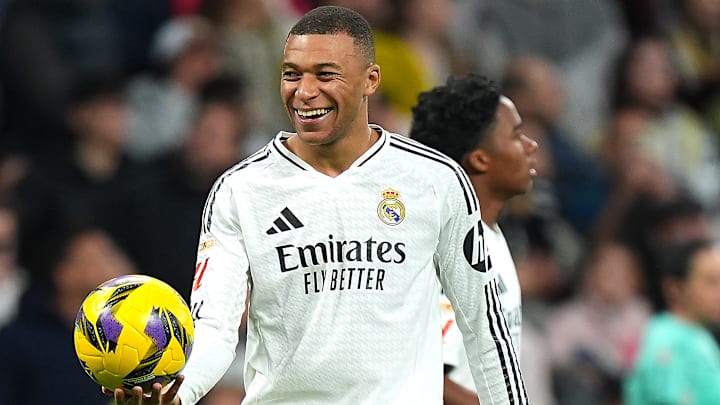 Kylian Mbappé entre un peu plus dans l'histoire de la Ligue des Champions.