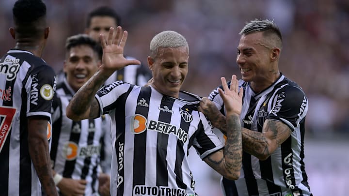 Arana volta ao time mineiro para duelo deste sábado