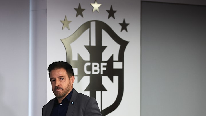 Eliminação no Mundial foi gota d'água para demissão Eliminação no Mundial foi gota d'água para demissão