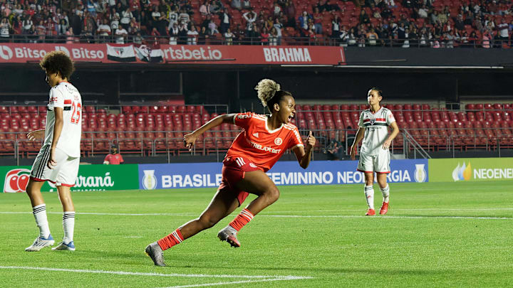 Gol de Maii Maii colocou as Gurias Coloradas na decisão