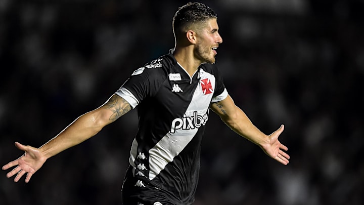 Pedro Raul fez dois gols diante do Resende