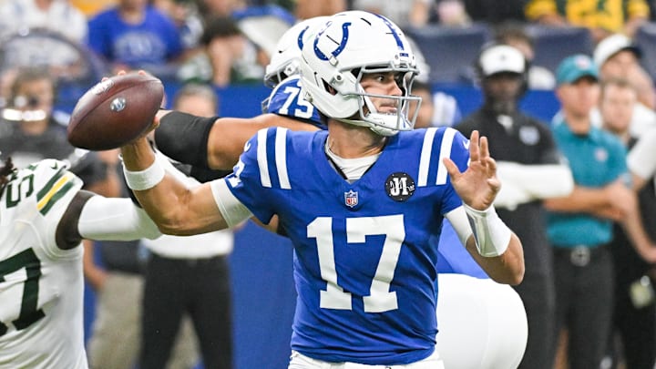 Indianapolis Colts quarterback Daniel Jones (17) throws a pass during the first half against the Green Bay Packers at Lucas Oil Stadium. 