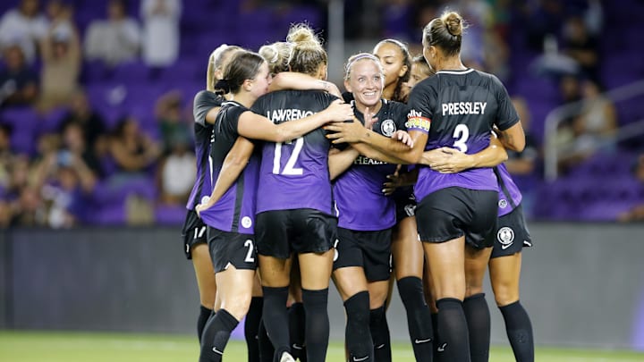Sep 25, 2022; Orlando, Florida, USA;  Orlando Pride midfielder Gunnhildur Jonsdottir (8) celebrates