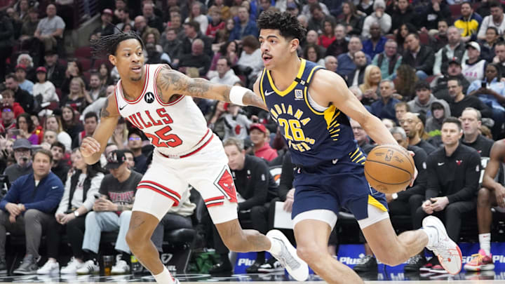 Mar 27, 2024; Chicago, Illinois, USA; Chicago Bulls forward Dalen Terry (25) defends Indiana Pacers Mar 27, 2024; Chicago, Illinois, USA; Chicago Bulls forward Dalen Terry (25) defends Indiana Pacers