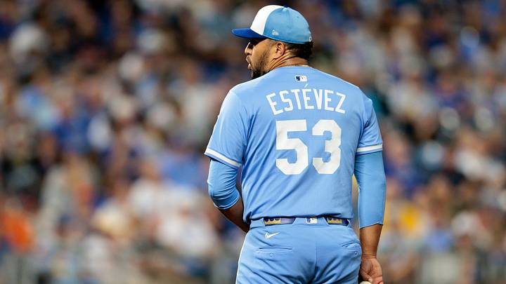 Aug 30, 2025; Kansas City, Missouri, USA; Kansas City Royals pitcher Carlos Estévez (53) pitches during the ninth inning against the Detroit Tigers at Kauffman Stadium. Mandatory Credit: William Purnell-Imagn Images Aug 30, 2025; Kansas City, Missouri, USA; Kansas City Royals pitcher Carlos Estévez (53) pitches during the ninth inning against the Detroit Tigers at Kauffman Stadium. Mandatory Credit: William Purnell-Imagn Images