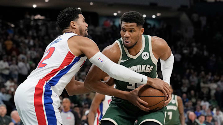 Detroit Pistons v Milwaukee Bucks Detroit Pistons v Milwaukee Bucks